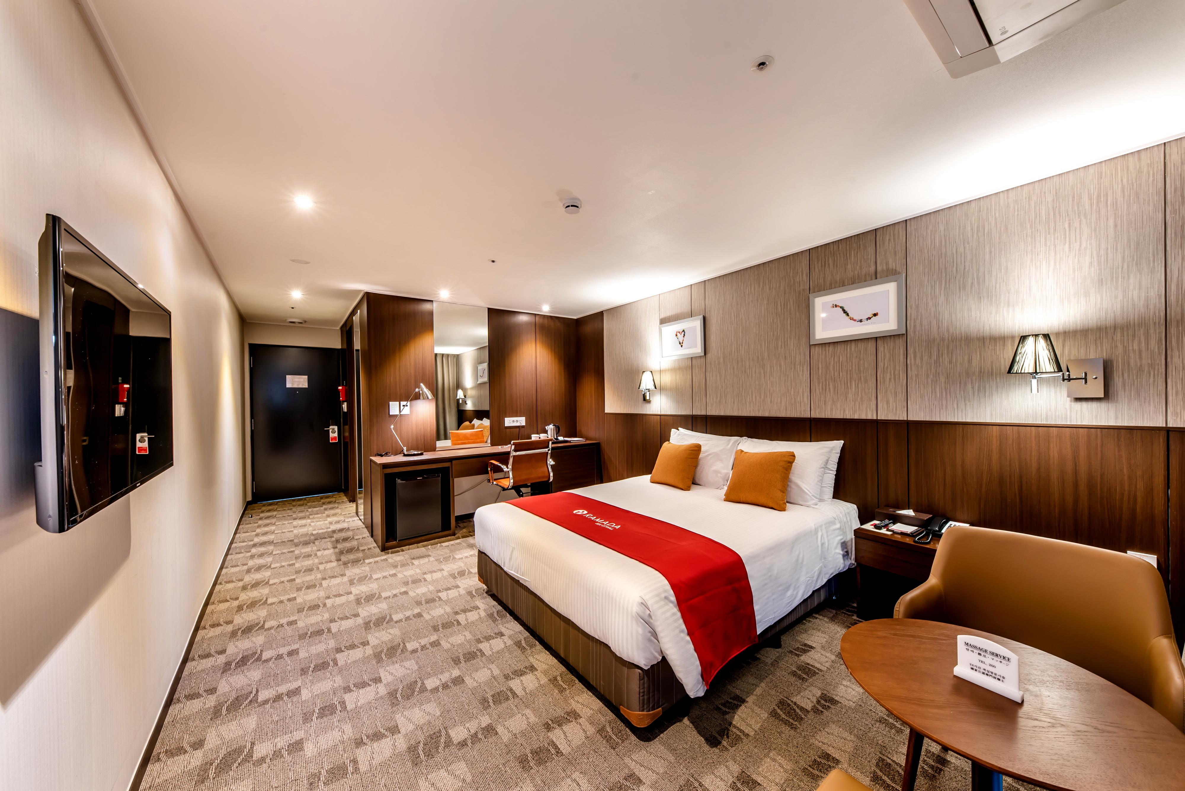 Ramada By Wyndham Jeju City Hall Exteriör bild