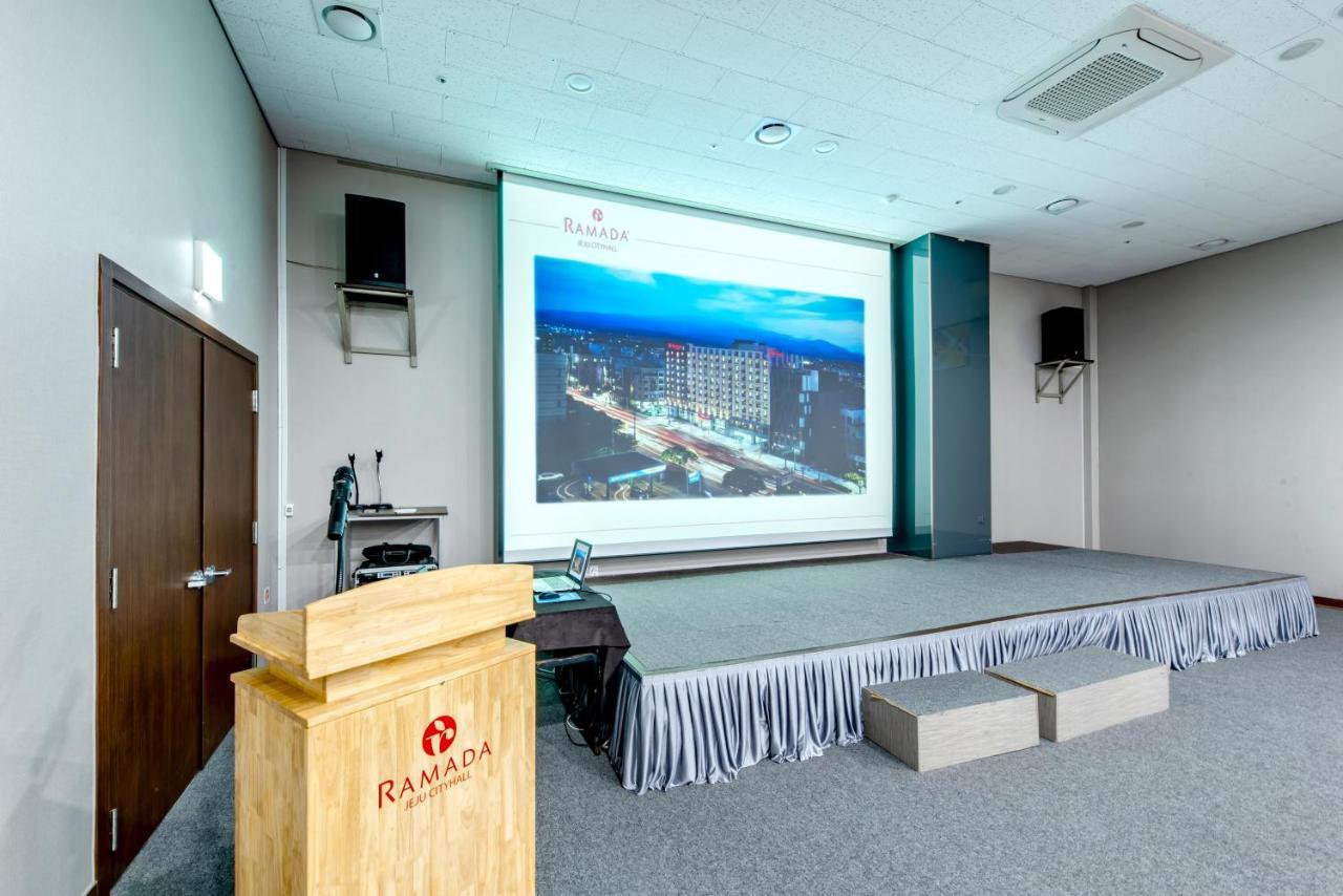 Ramada By Wyndham Jeju City Hall Exteriör bild